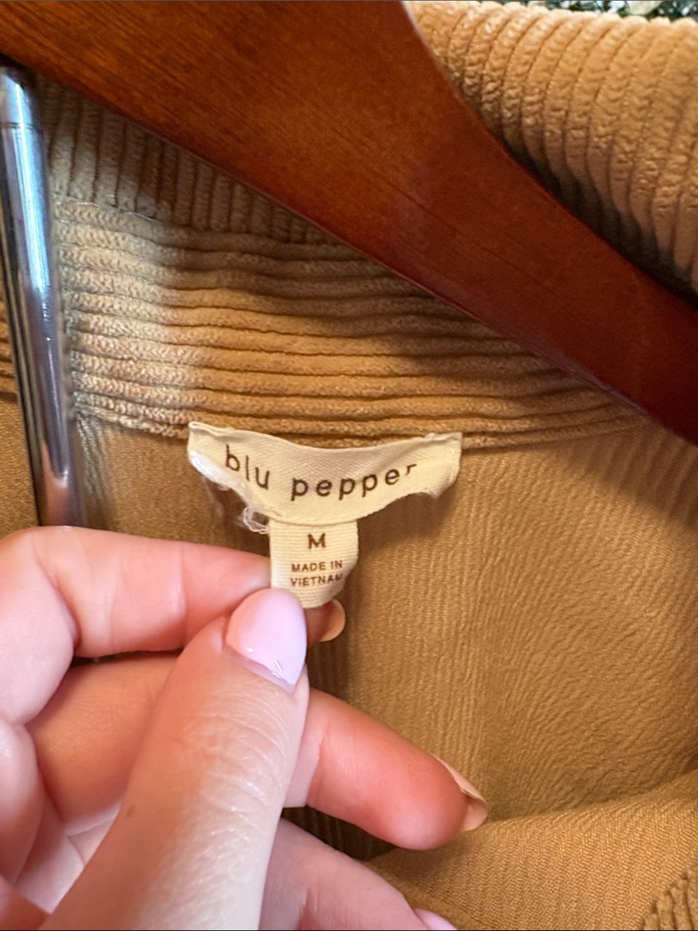 Blu Pepper Beige Corduroy Shacket Size Medium - Picture 3 of 3
